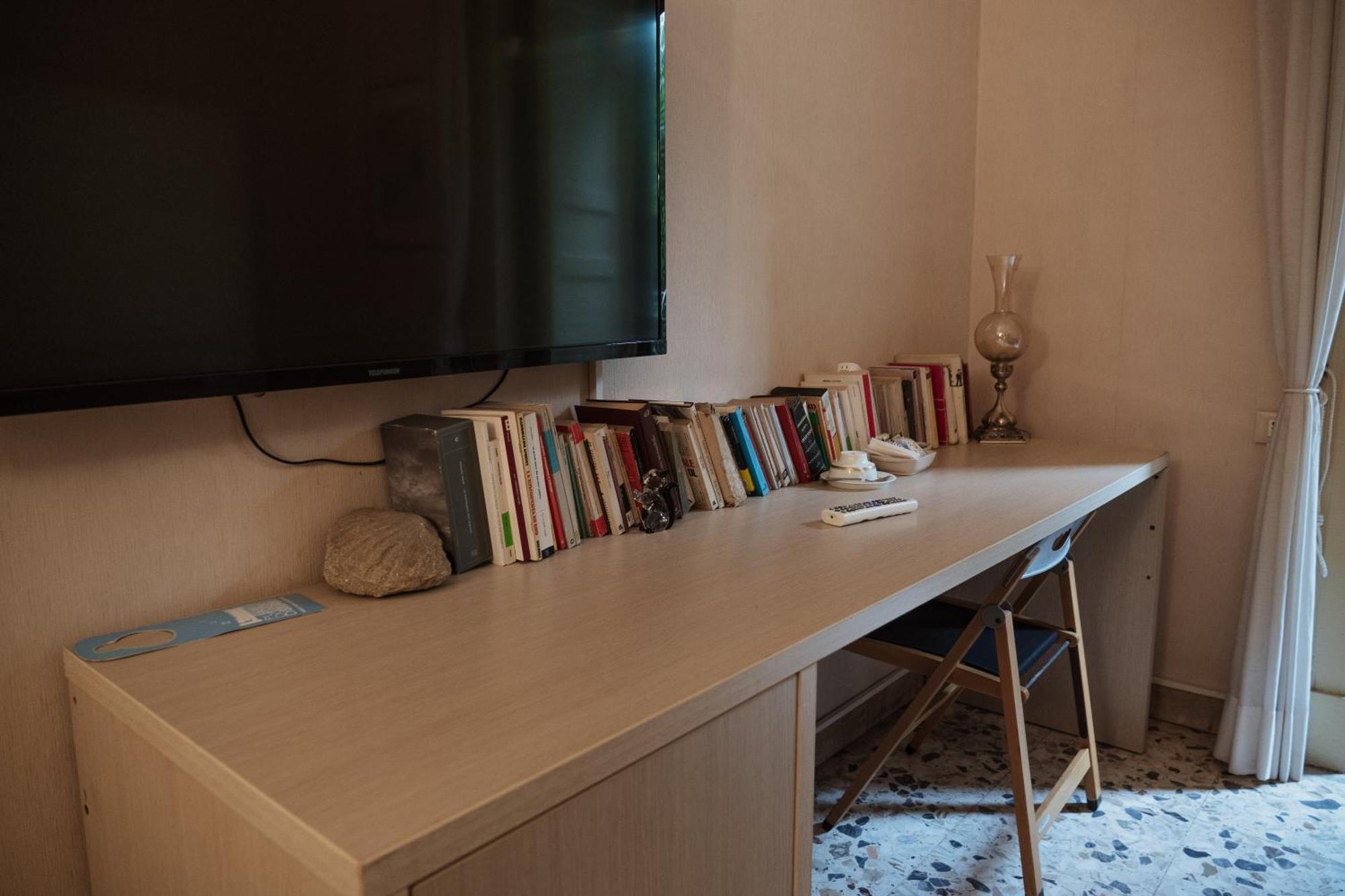 Bed And Books Bed & Breakfast Katanya Dış mekan fotoğraf